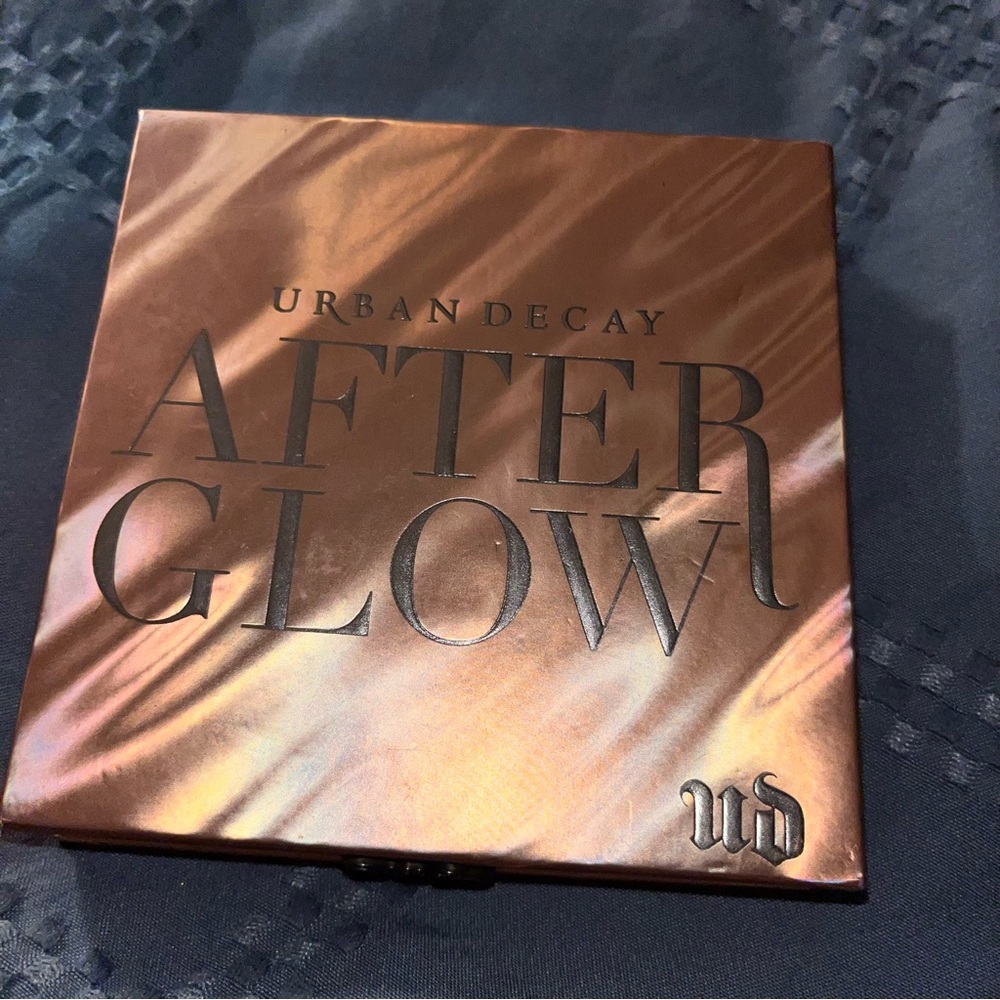 Urban Decay After Glow Palette